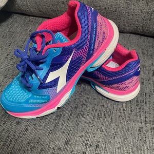 bright women’s sneaker Diadora brand